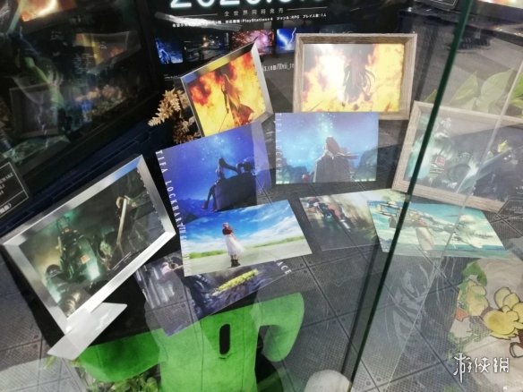 《最终幻想7：重制版》克劳德机车及大剑模型展示 21%title%