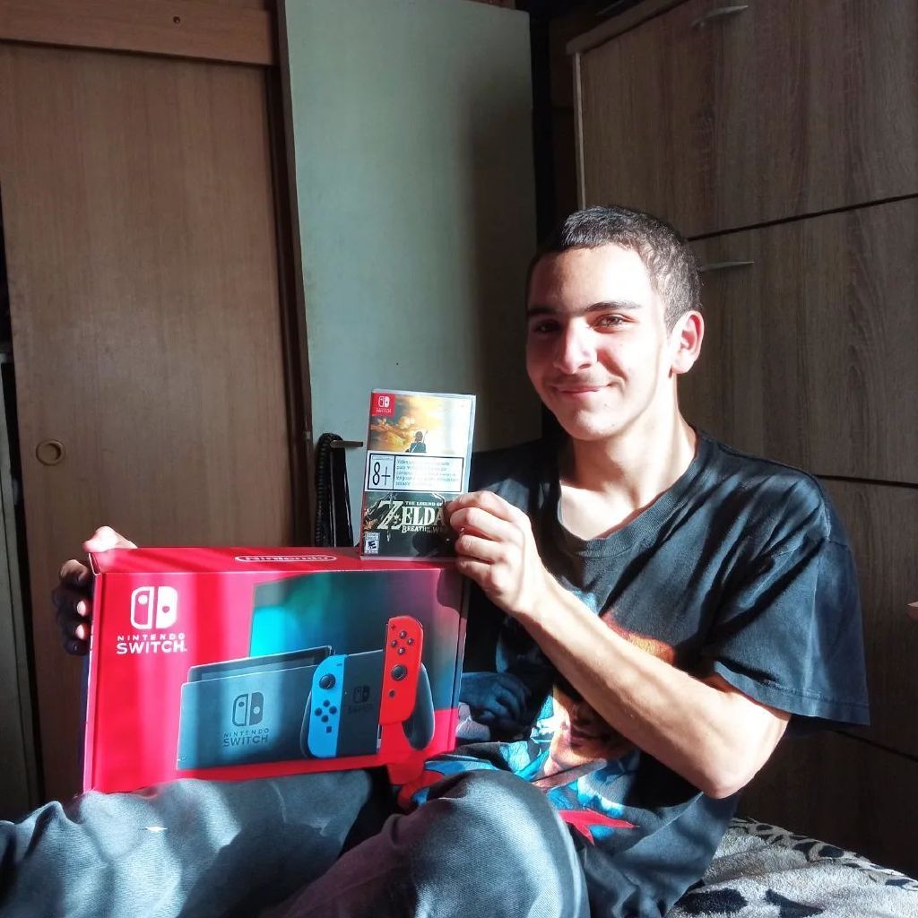 【主机游戏】智利男孩太想玩Switch和塞尔达，捡了近500公斤空罐卖钱-第1张