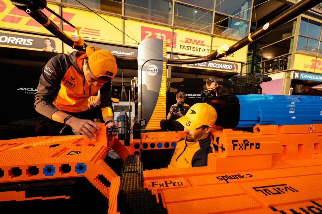【周邊專區】真人大小樂高機械組42141邁凱倫一級方程式賽車出現在澳大利亞大獎賽現場-第7張