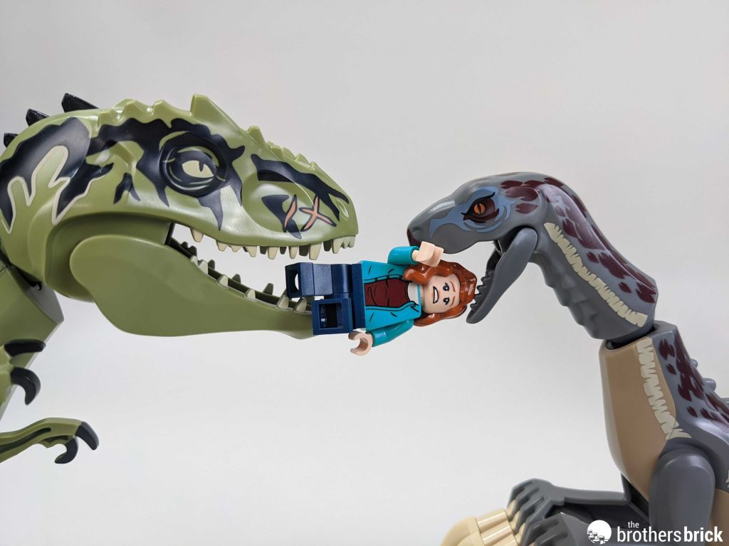 【周邊專區】屬於你的恐龍冒險？樂高侏羅紀世界76949南方巨獸龍和鐮刀龍攻擊開箱評測-第56張