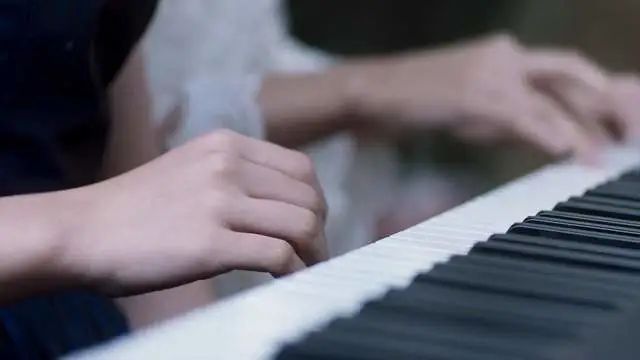 【拉片】「血观音」第二回：你在前厅送礼，我在后院群聊-第22张