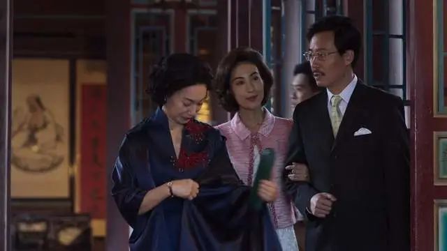 【拉片】「血观音」第二回：你在前厅送礼，我在后院群聊-第24张