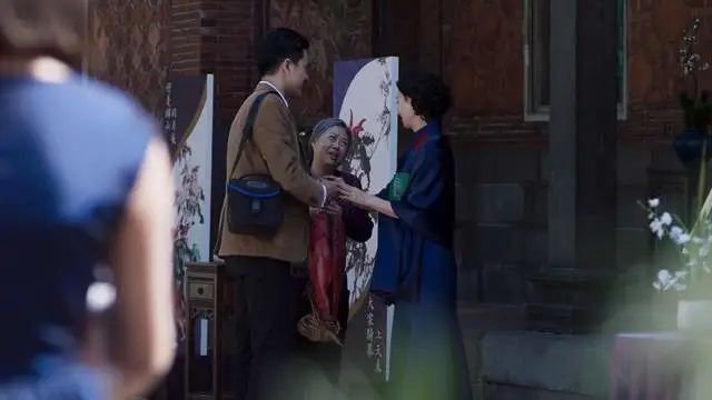 【拉片】「血观音」第二回：你在前厅送礼，我在后院群聊-第19张