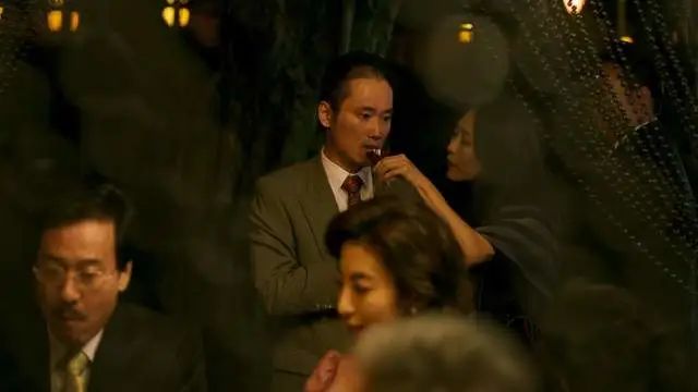 【拉片】「血观音」第二回：你在前厅送礼，我在后院群聊-第39张