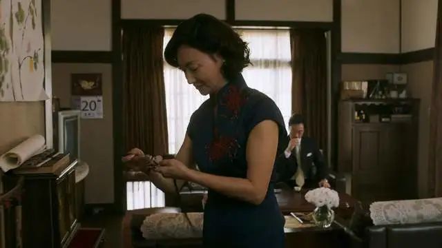 【拉片】「血观音」第二回：你在前厅送礼，我在后院群聊-第10张