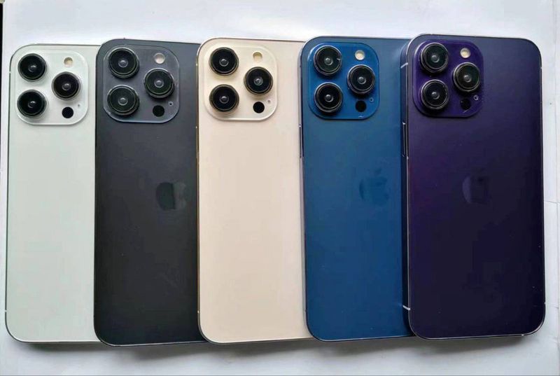蘋果 iPhone 14 Pro 機模被爆出，包含紫色和深藍色版本