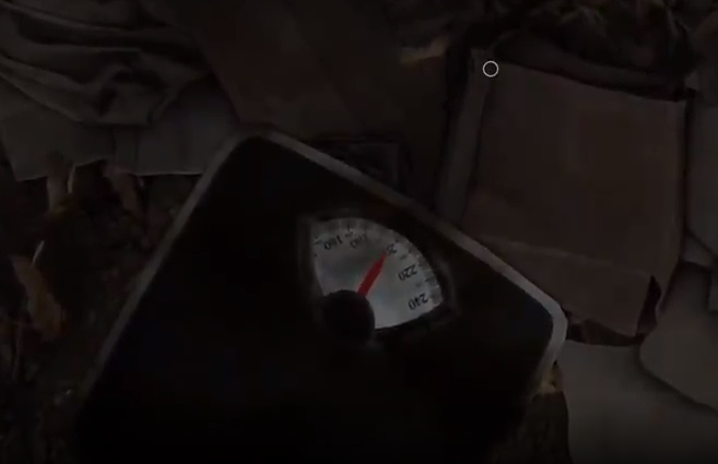 【球盟会】《最后生还者，重制版》中可以给乔尔称重，居然有200磅